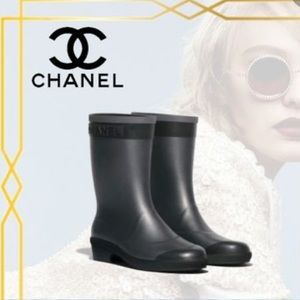 1 OF A KIND ONLY 1 HERE Sold OUT🔥 Gorgeous Chanel matte ☔️/❄️ boots MUST own🖤